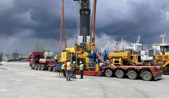 Veslam Complete Delivery of Heavy Pipelaying Machinery